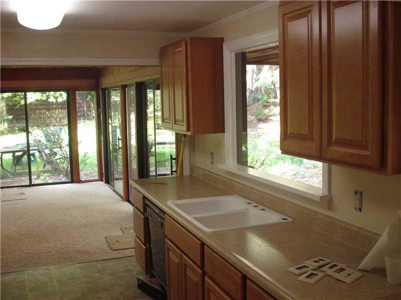 4111 Clendenning Road Gibsonia, PA 15044 - Photo 8 of 13 Kitchen.