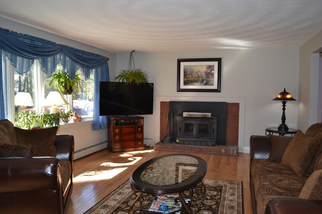 534 Hudson Road Sudbury, MA 01776 - Photo 3 of 22