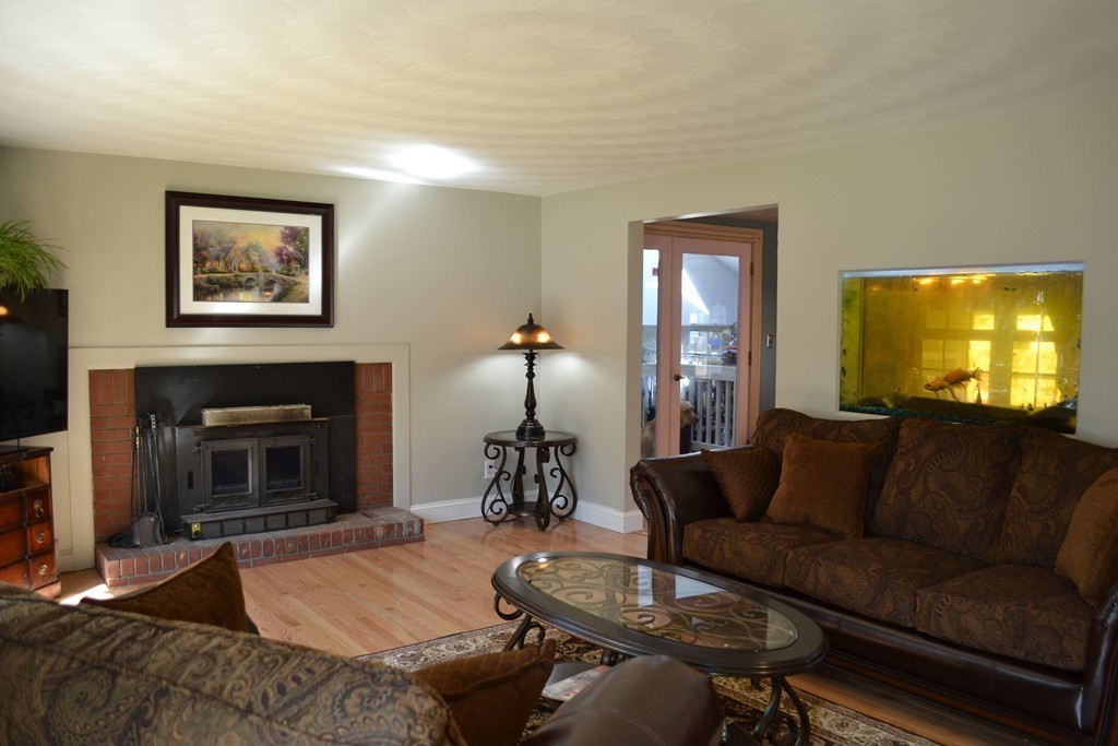534 Hudson Road Sudbury, MA 01776 - Photo 4 of 22