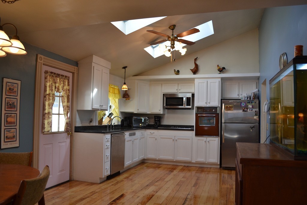 534 Hudson Road Sudbury, MA 01776 - Photo 5 of 22
