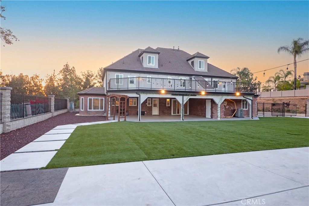 1310 Coronet Drive Riverside, CA 92506 - Photo 27 of 59 Entertainment/play area
