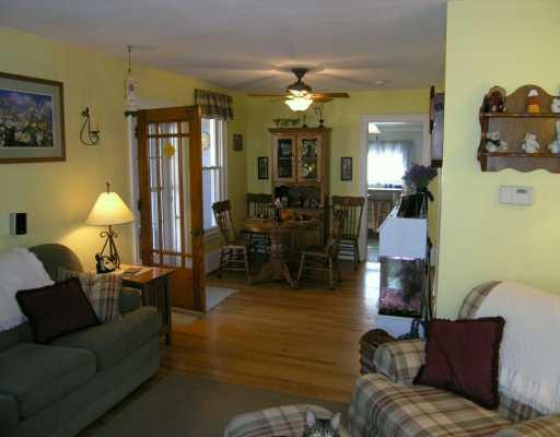 327 West Middle Street Chelsea, MI 48118 - Photo 3 of 8 Photo 3