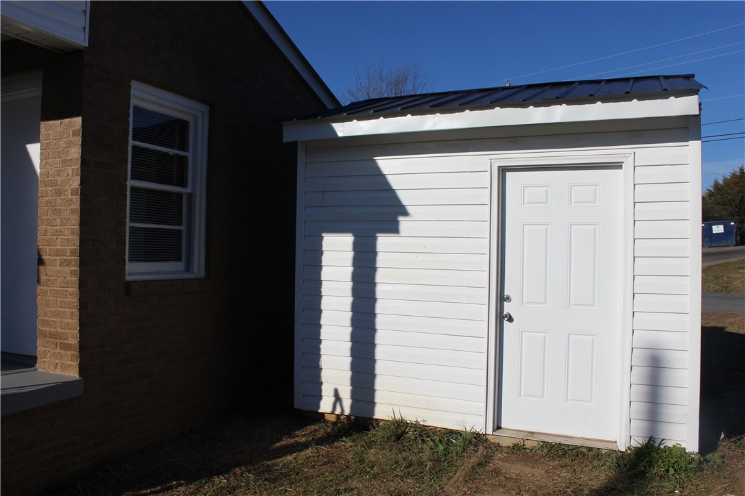 409 Emma Street Anderson, SC 29626 - Photo 6 of 19 Outbuilding