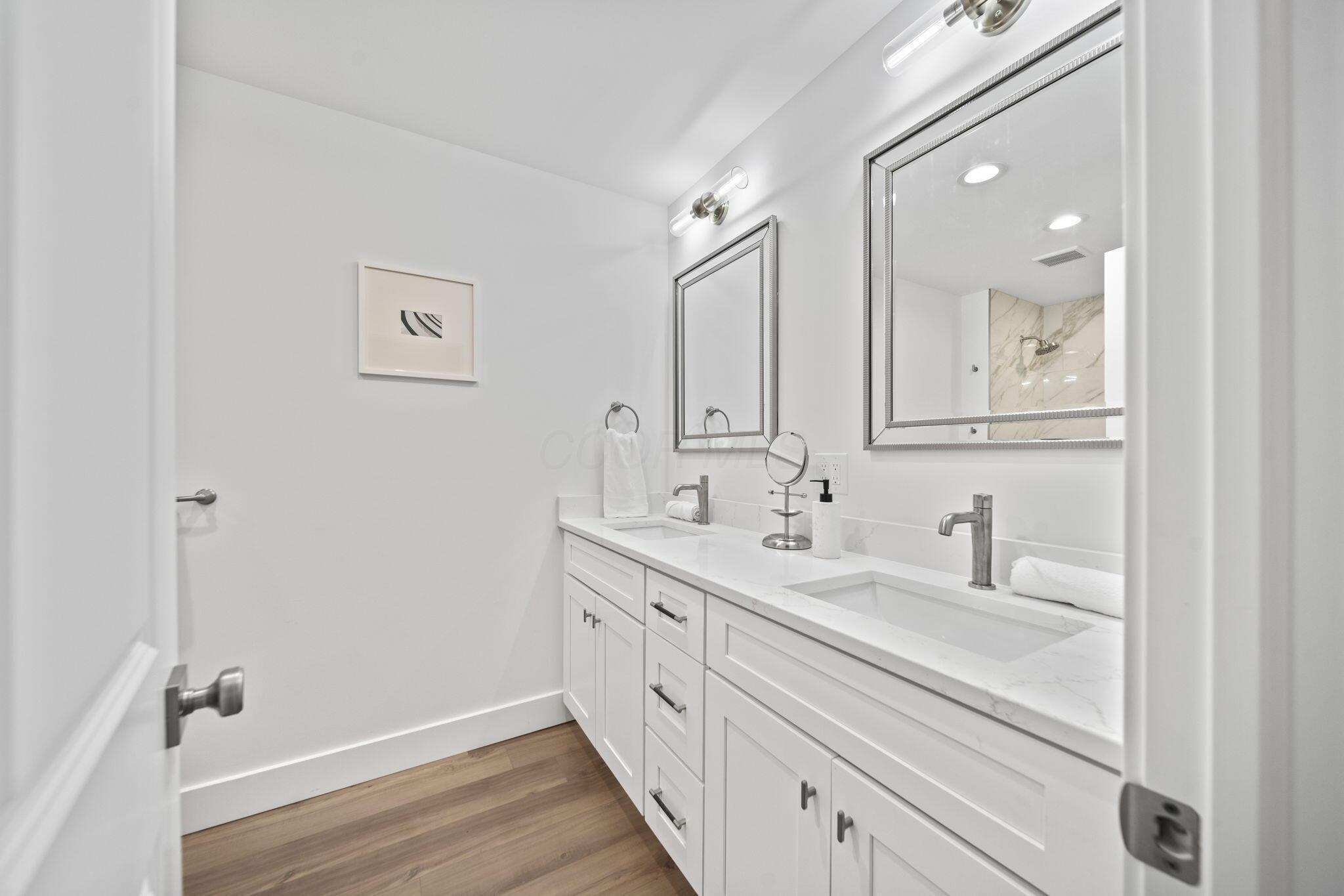 12485 Jerome Road Plain City, OH 43064 - Photo 16 of 40 En-suite full bath on main level