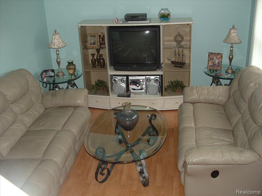 1202 Marseille Court Rochester, MI 48307 - Photo 2 of 12 Living Room