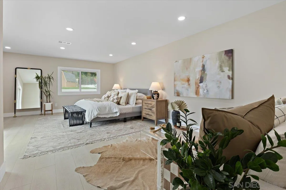 3663 Oleander Drive San Diego, CA 92106 - Photo 22 of 46 a living room with furniture and a couch