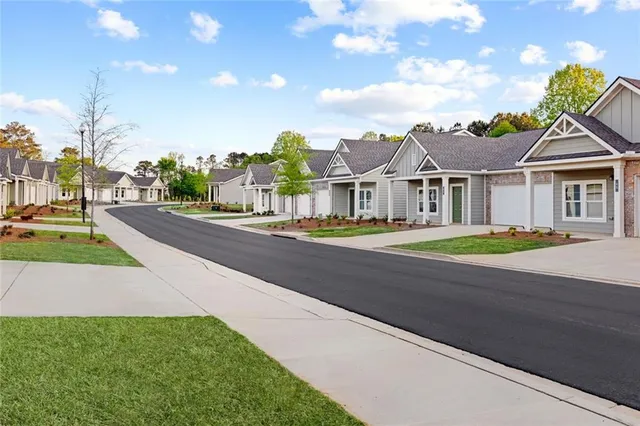 $2,465 | 705 Charles Hardy Parkway, Unit 250T, Dallas, GA 30157