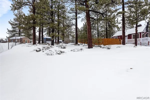 $2,000 | 545 Highland Lane, Big Bear Lake, CA 92315