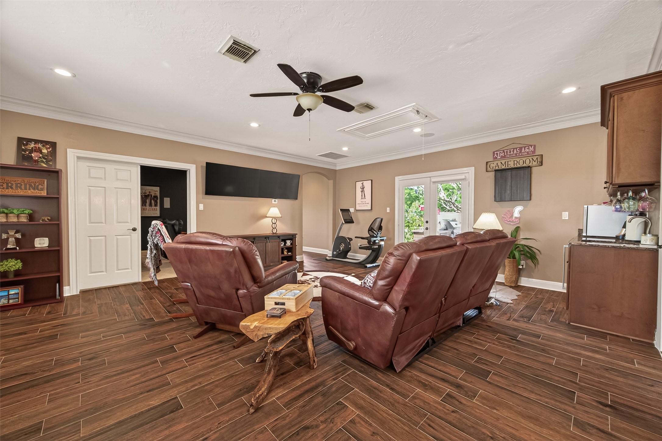 2319 Braer Ridge Drive Katy, TX 77494 - Photo 20 of 50 a living room with furniture