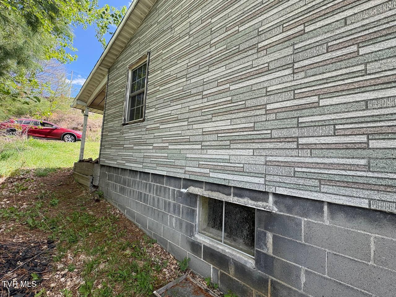 7834 Brown Mountain Road Jewell Ridge, VA 24622 - Photo 3 of 19 photo_43_2026-04-16_10-59-37