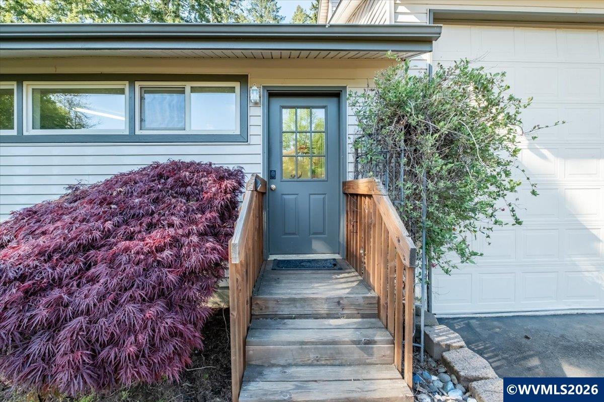 604 West Central Street Gates, OR 97346 - Photo 37 of 50