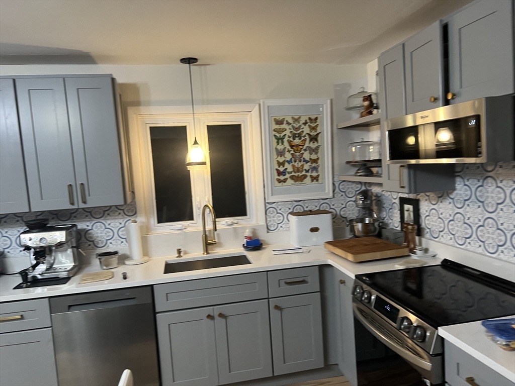 635 Florence Road Northampton, MA 01062 - Photo 7 of 20 Gallery Image 7