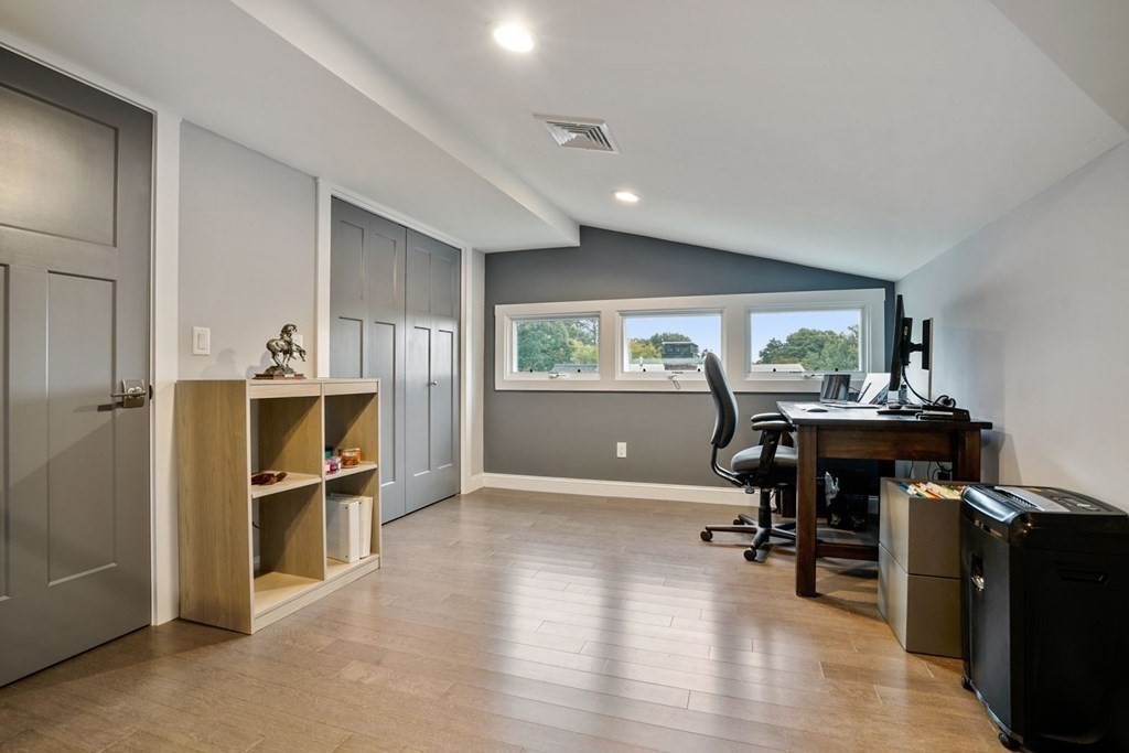 23 Glenburn Road Arlington, MA 02476 - Photo 33 of 41 Gallery Image 33