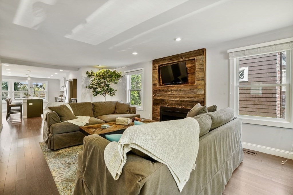 23 Glenburn Road Arlington, MA 02476 - Photo 5 of 41 Gallery Image 5
