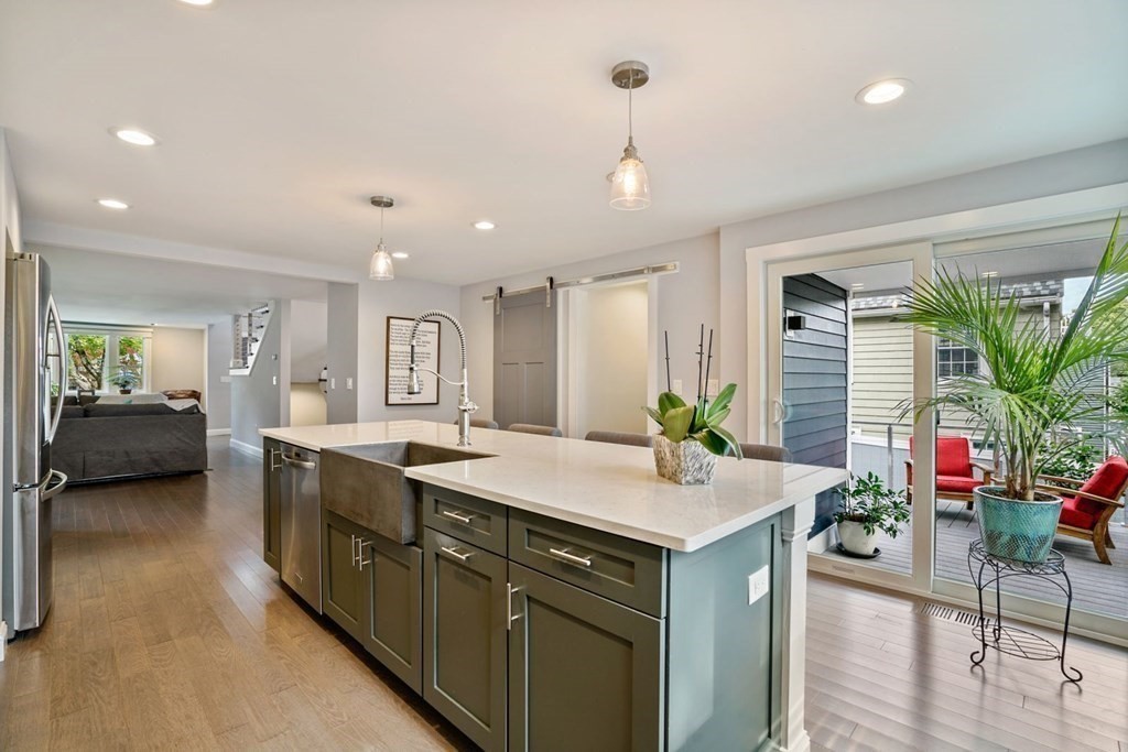 23 Glenburn Road Arlington, MA 02476 - Photo 9 of 41 Gallery Image 9