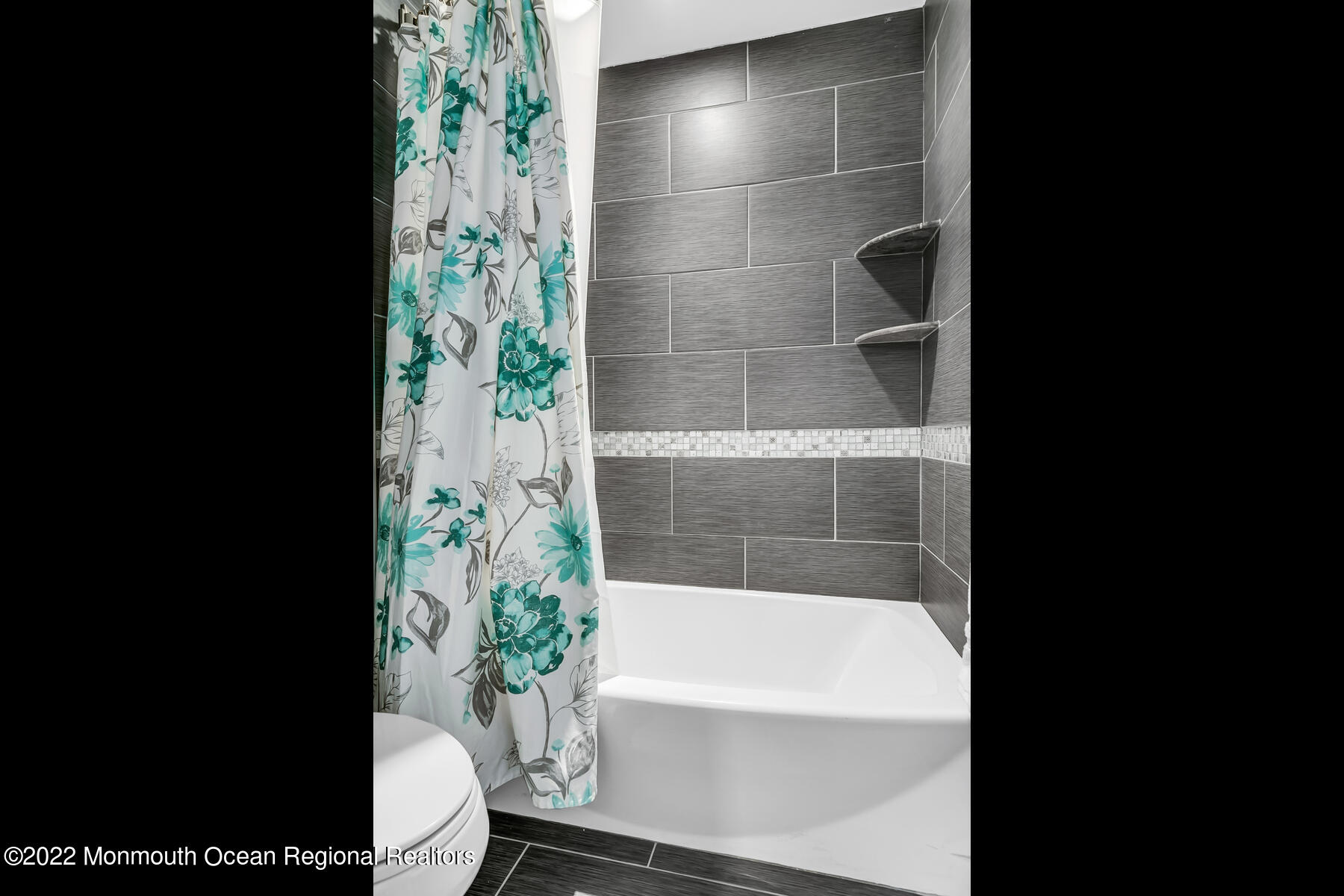 41 3rd Street Rumson, NJ 07760 - Photo 40 of 60 41 3rd St Rumson NJ 07760 USA-031-019-1F