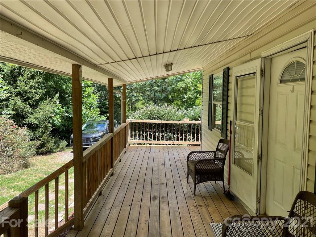 26 Oak Vw Road Whittier, NC 28789 - Photo 1 of 11 Gallery Image 1