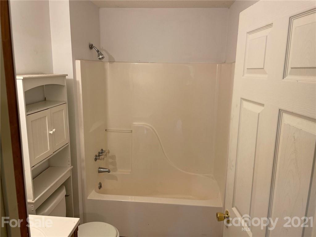 26 Oak Vw Road Whittier, NC 28789 - Photo 3 of 11 Gallery Image 3