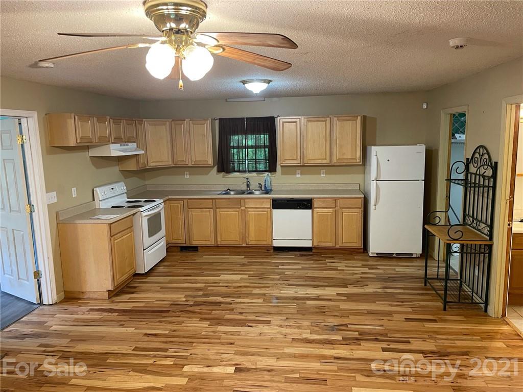 26 Oak Vw Road Whittier, NC 28789 - Photo 5 of 11 Gallery Image 5