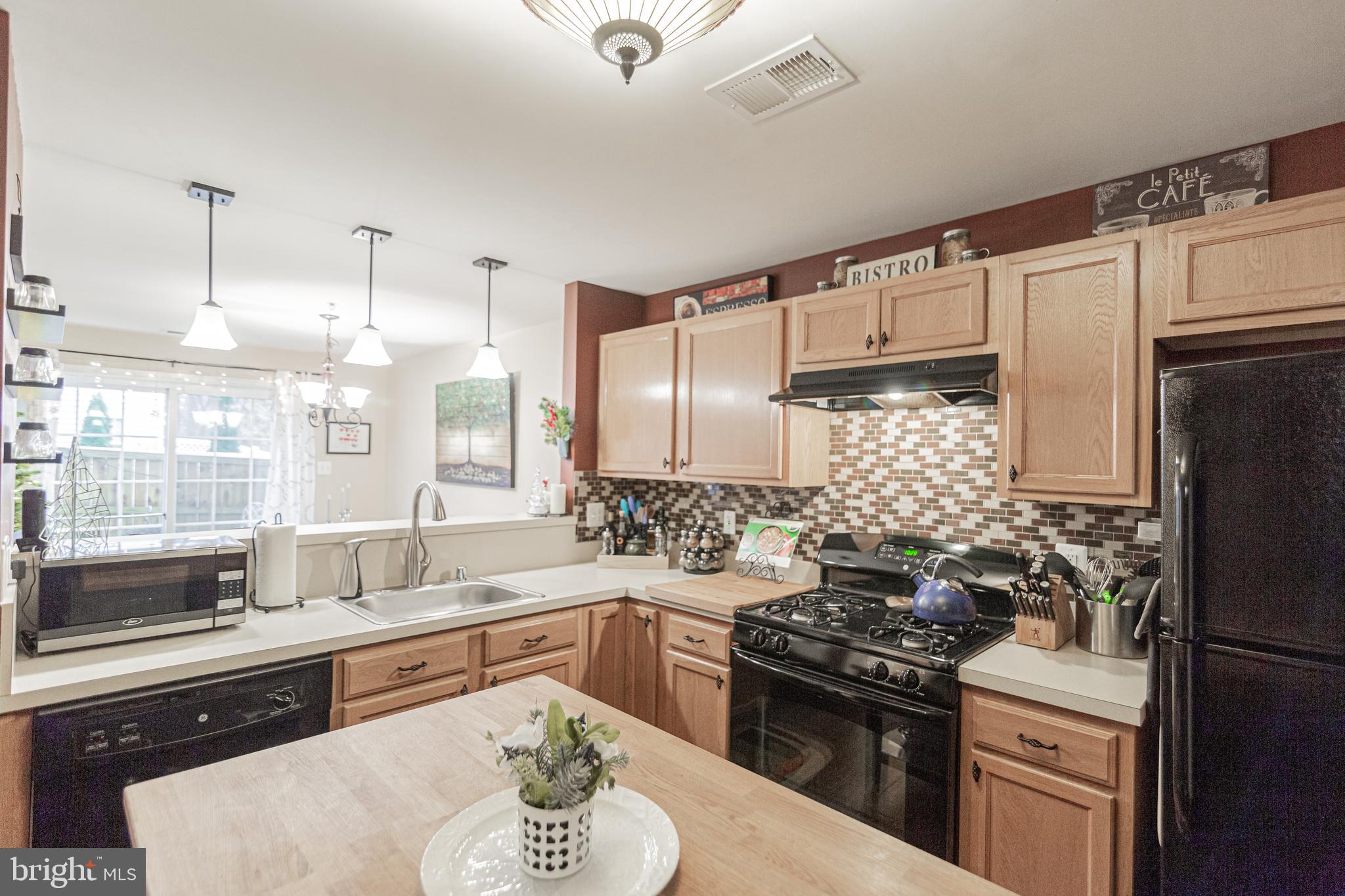 12813 Gate Rail Road, Unit 23U Clarksburg, MD 20871 - Photo 13 of 21 Kitchen