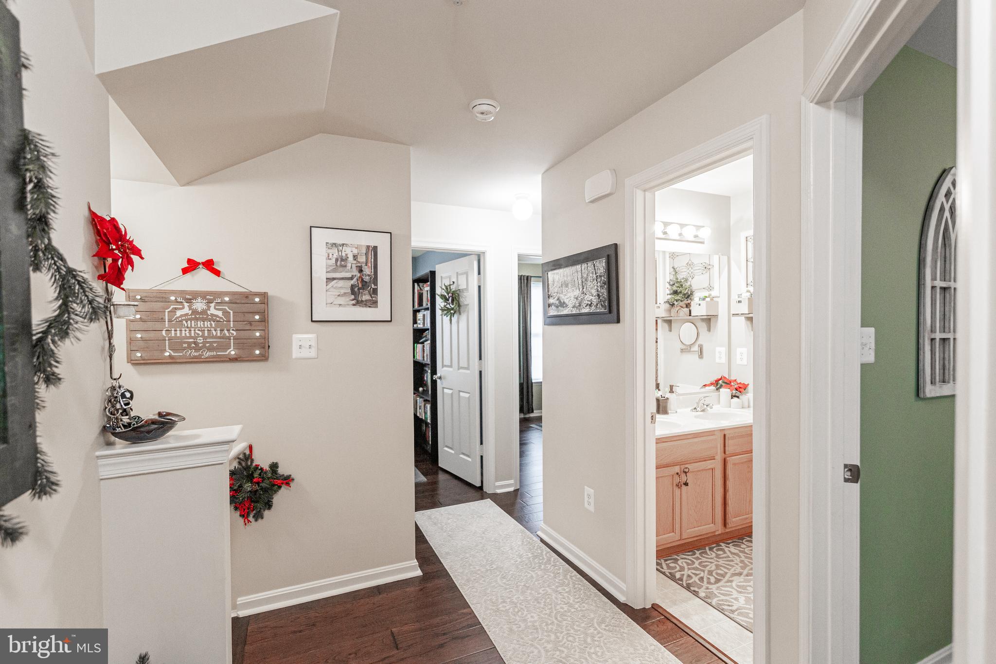 12813 Gate Rail Road, Unit 23U Clarksburg, MD 20871 - Photo 4 of 21 Foyer