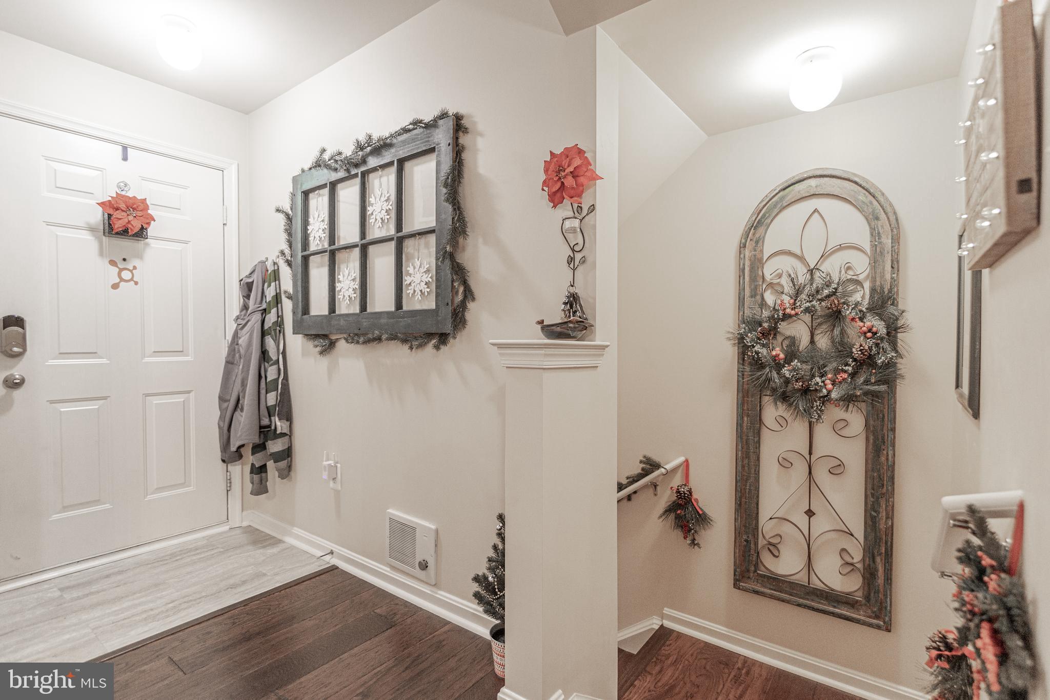 12813 Gate Rail Road, Unit 23U Clarksburg, MD 20871 - Photo 5 of 21 Foyer