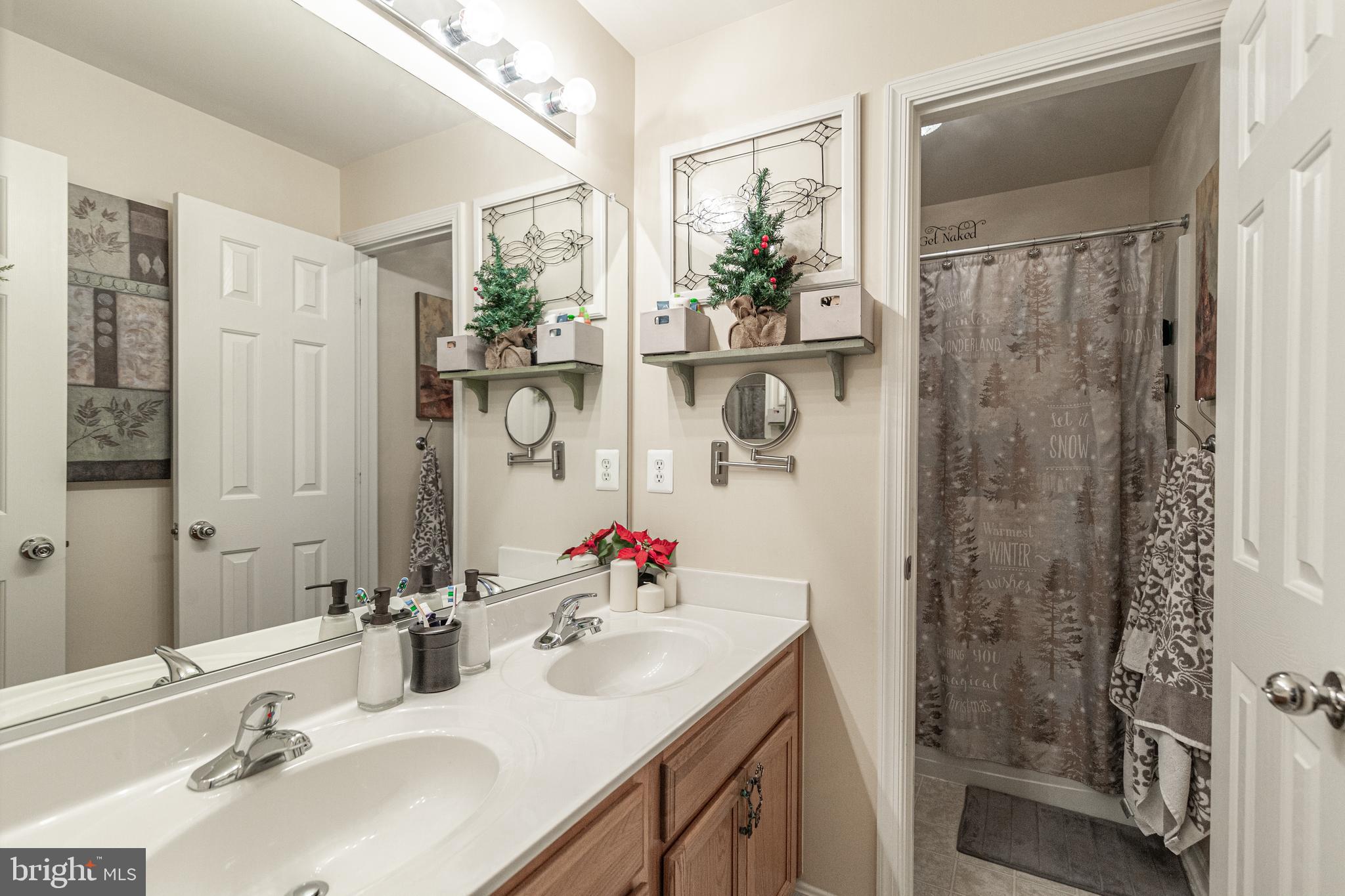 12813 Gate Rail Road, Unit 23U Clarksburg, MD 20871 - Photo 9 of 21 Bathroom