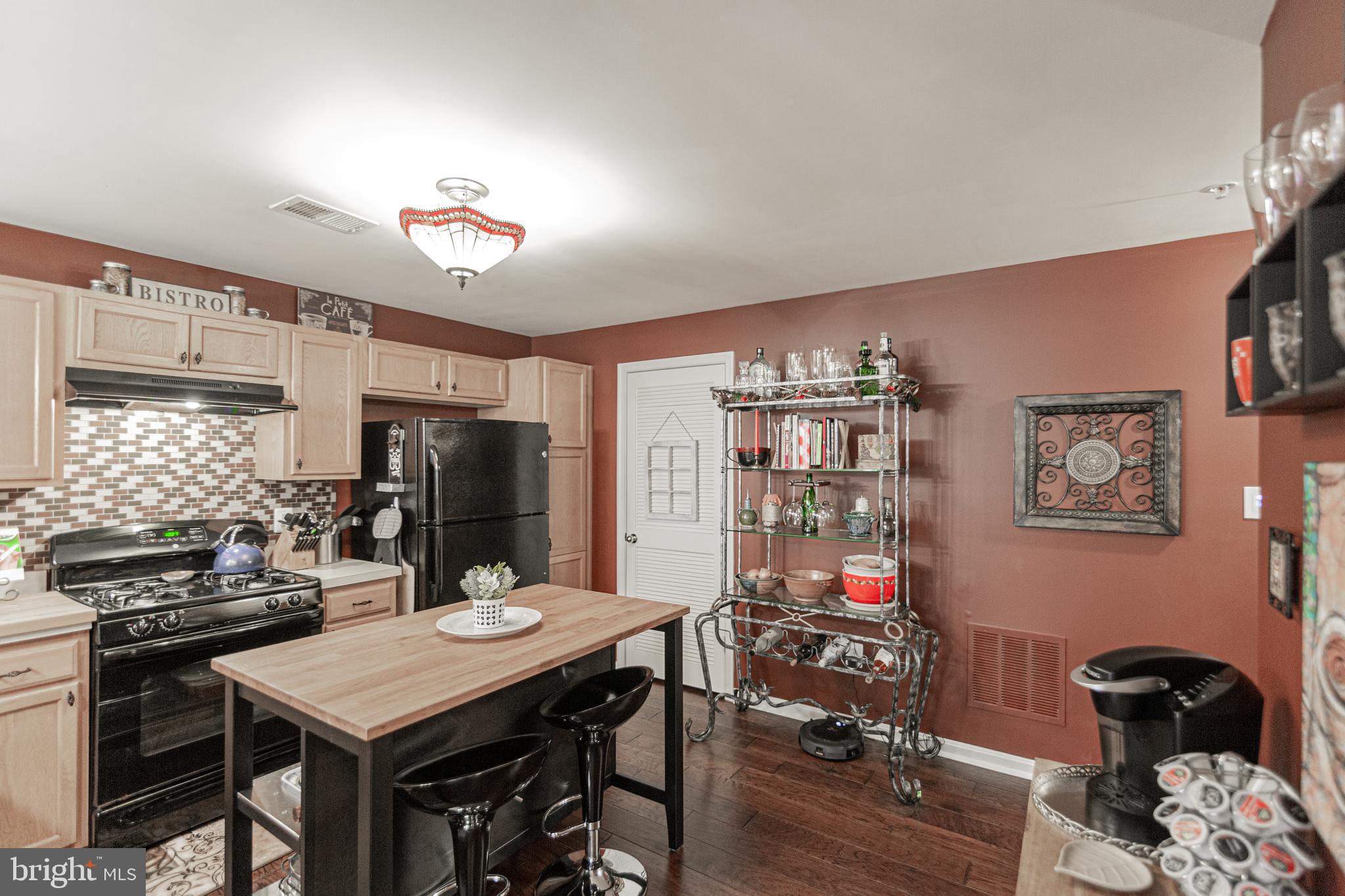 12813 Gate Rail Road, Unit 23U Clarksburg, MD 20871 - Photo 10 of 21 Kitchen