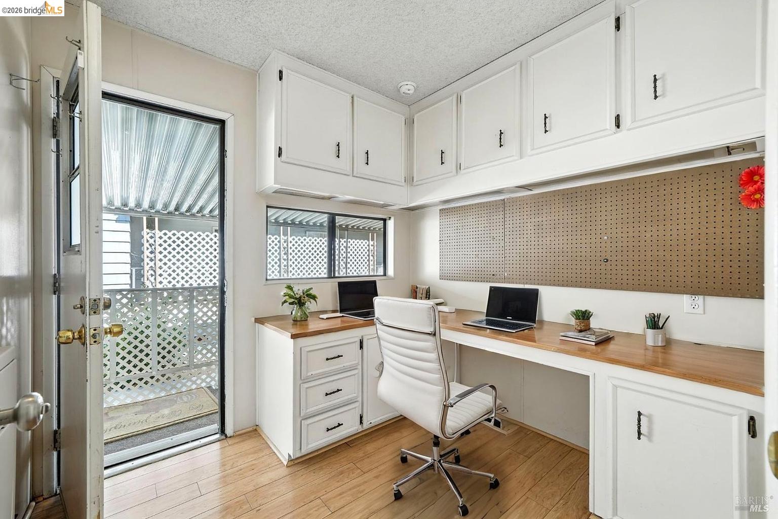 50 Leo Lane, Unit 50 Antioch, CA 94509 - Photo 41 of 64 a room with a workspace