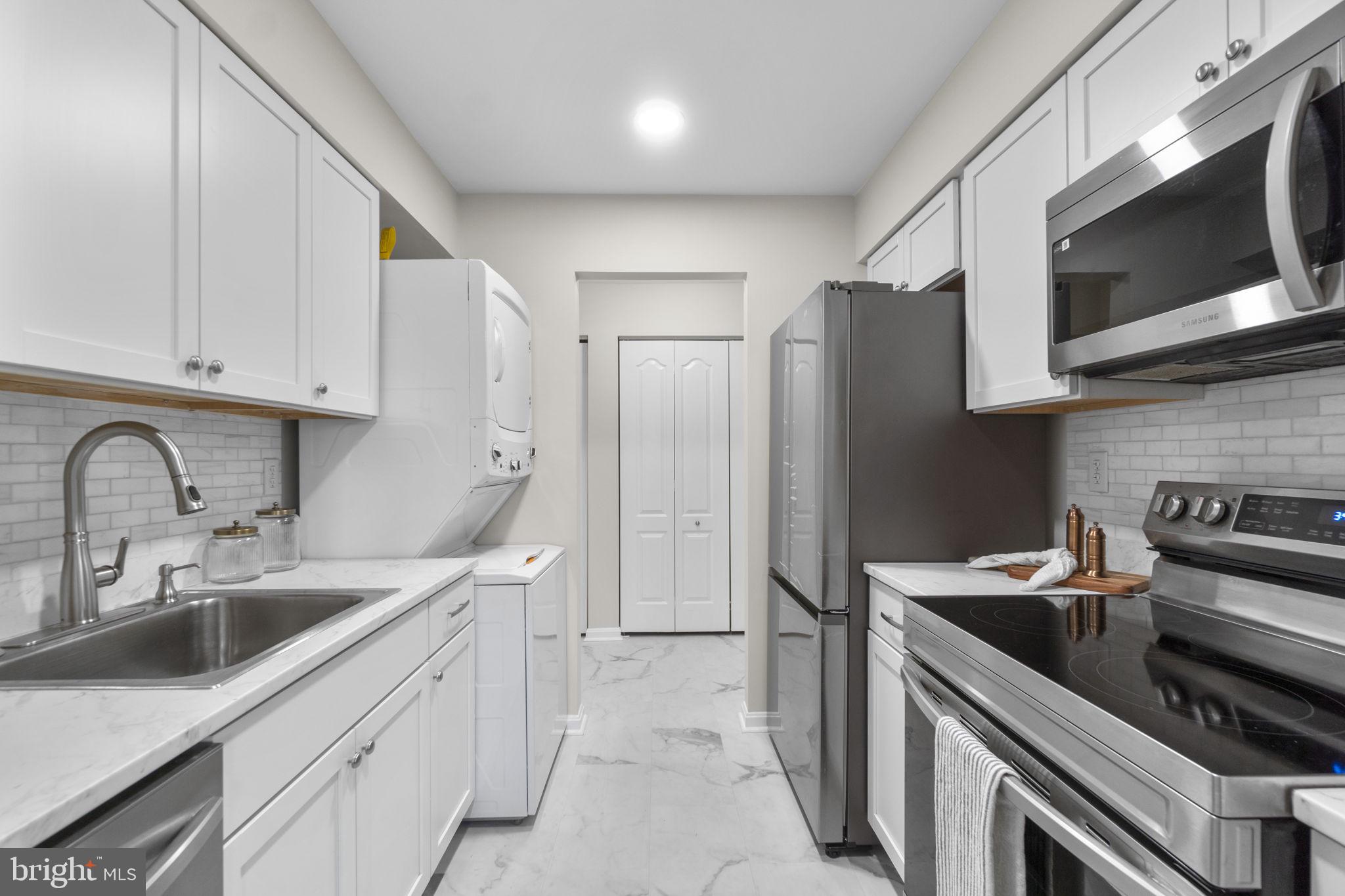 8585 Falls Run Road, Unit D Ellicott City, MD 21043 - Photo 13 of 30 Kitchen