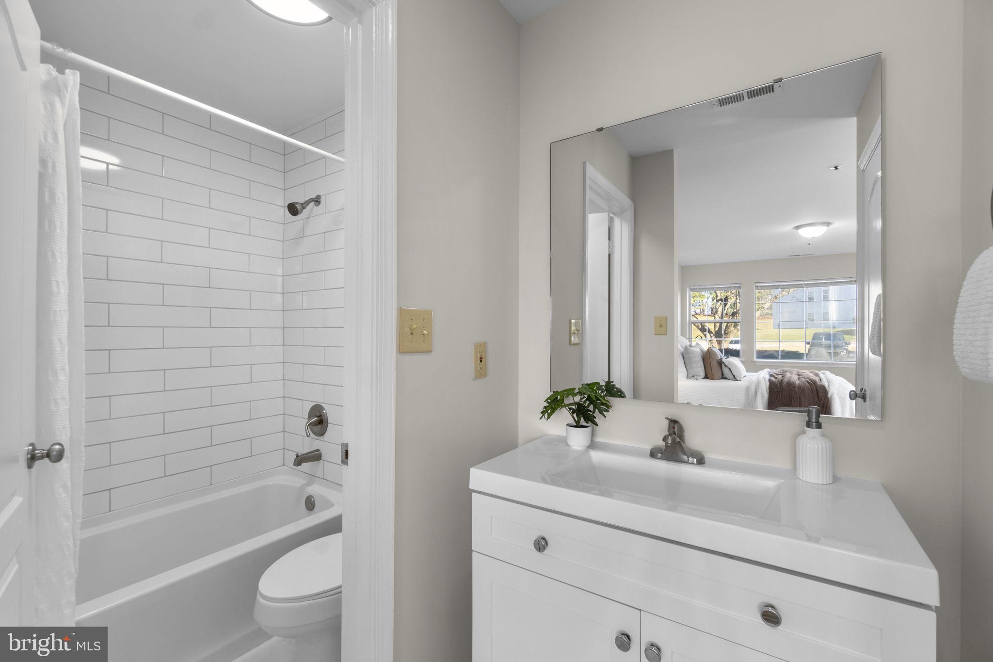 8585 Falls Run Road, Unit D Ellicott City, MD 21043 - Photo 23 of 30 Primary Bath