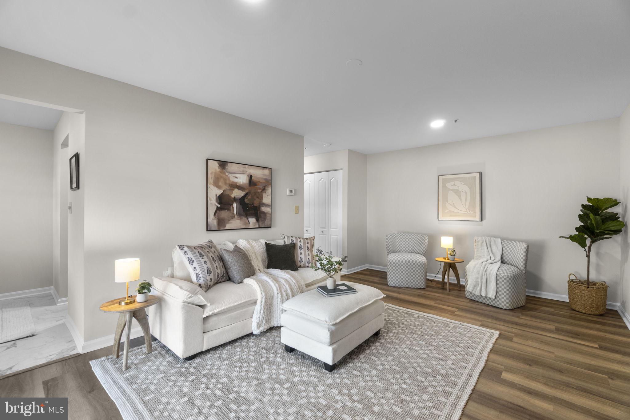 8585 Falls Run Road, Unit D Ellicott City, MD 21043 - Photo 9 of 30 Living Room