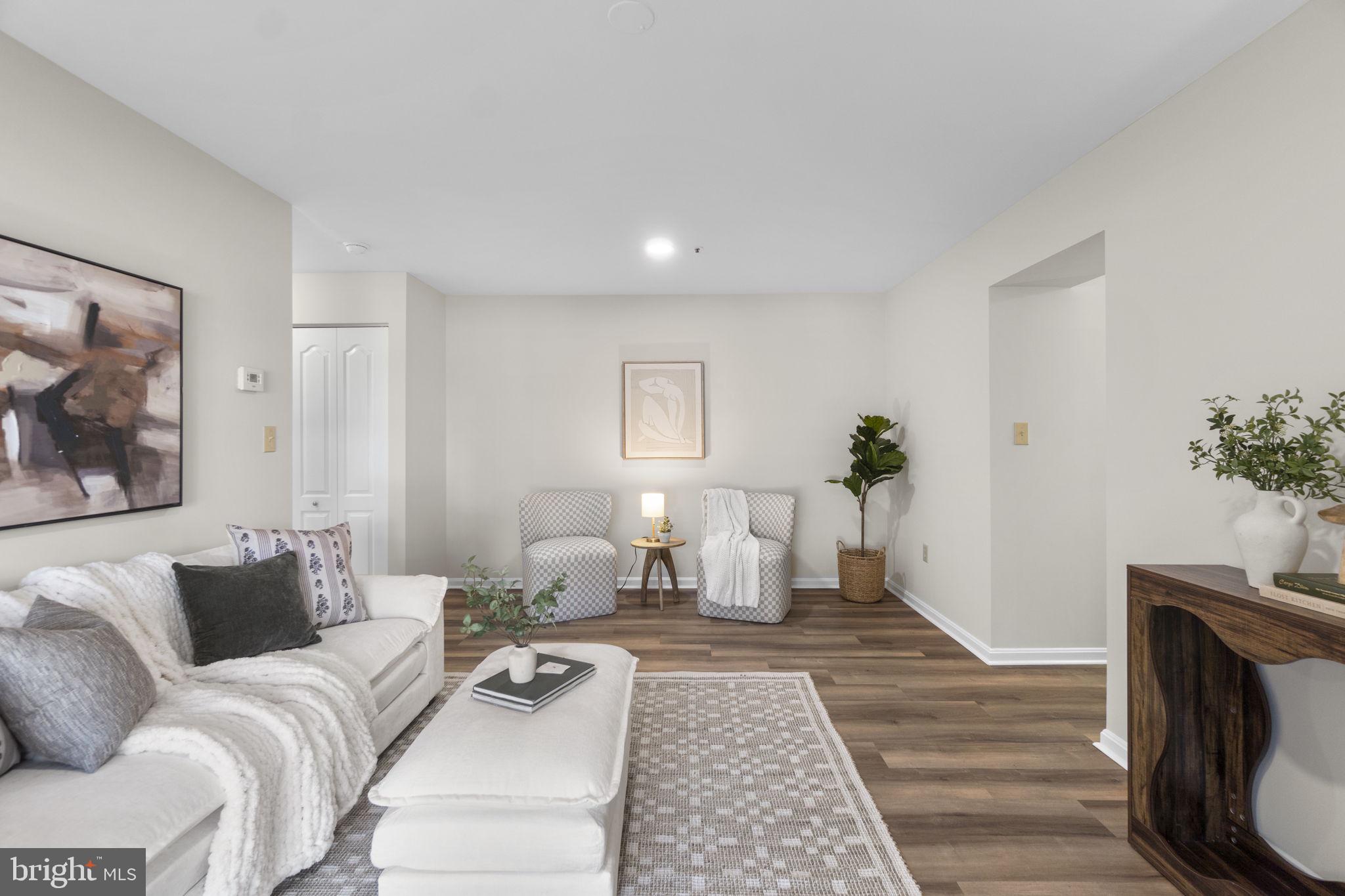 8585 Falls Run Road, Unit D Ellicott City, MD 21043 - Photo 10 of 30 Living Room