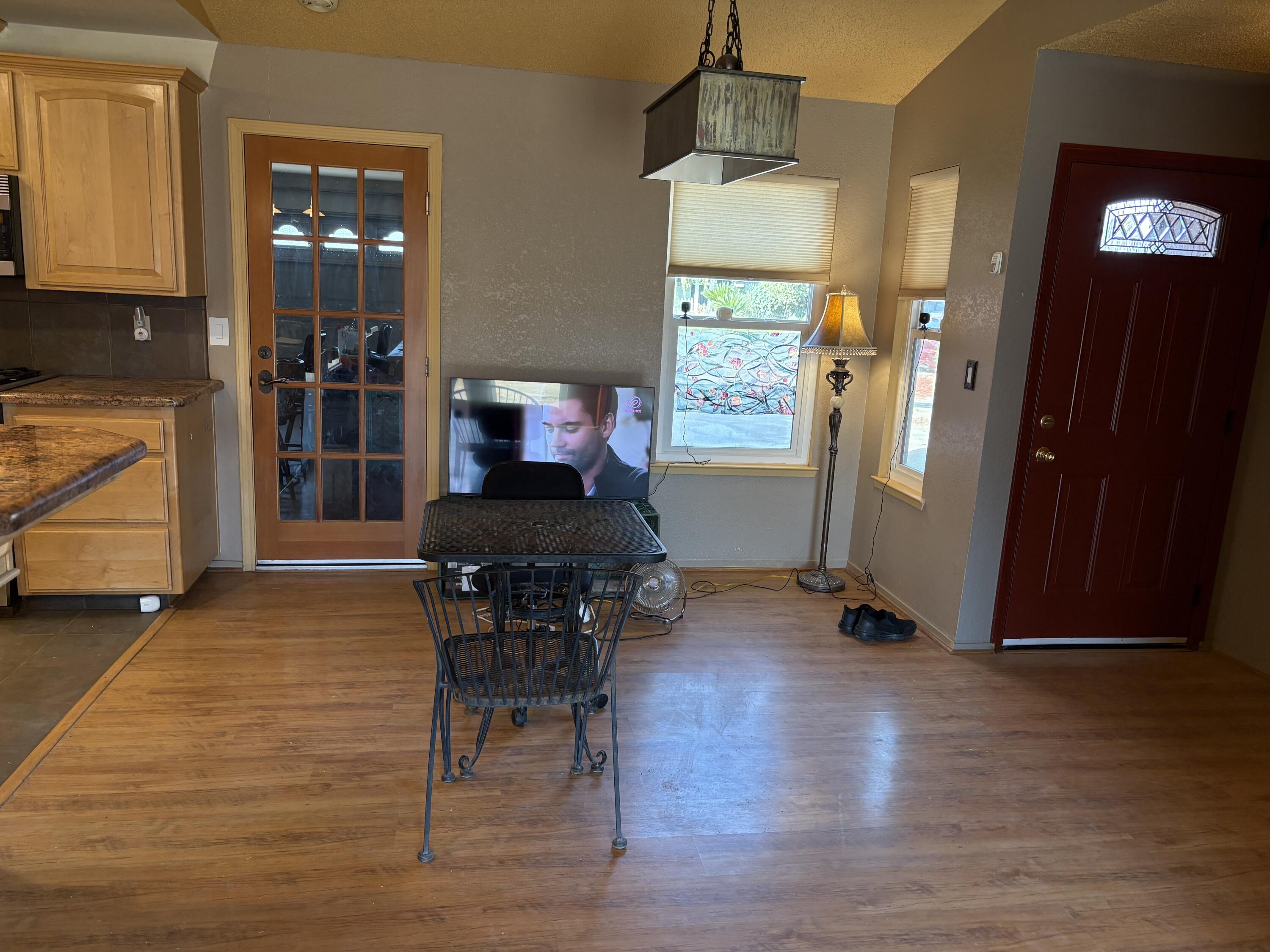 808 Vine Street Exeter, CA 93221 - Photo 6 of 27 Dining Area