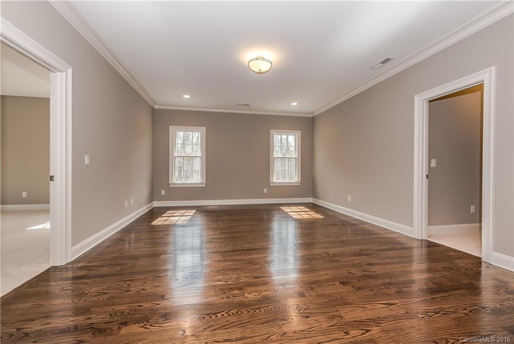9423 Island Point Road Charlotte, NC 28278 - Photo 19 of 24 Gallery Image 19