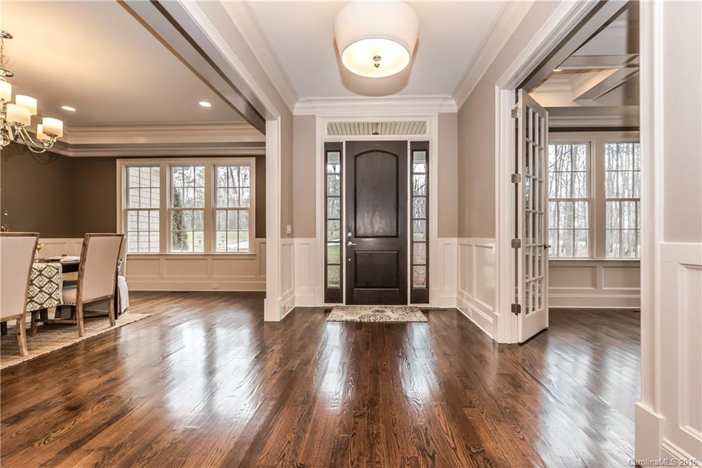 9423 Island Point Road Charlotte, NC 28278 - Photo 4 of 24 Gallery Image 4