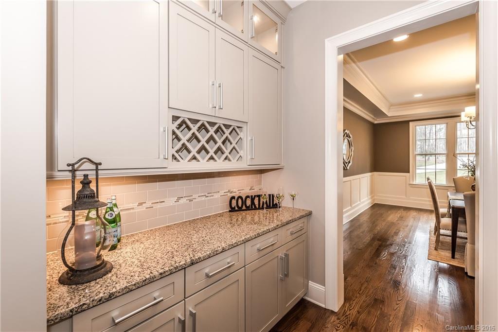 9423 Island Point Road Charlotte, NC 28278 - Photo 7 of 24 Gallery Image 7