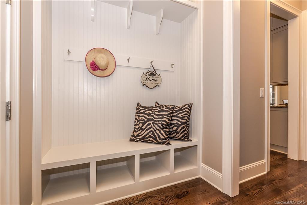 9423 Island Point Road Charlotte, NC 28278 - Photo 8 of 24 Gallery Image 8