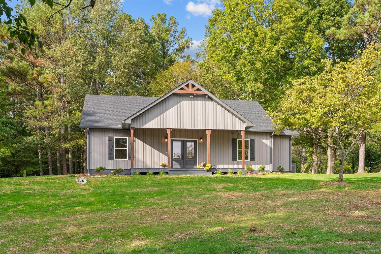 407 Dawnville Road Dalton, GA 30721 - Photo 4 of 51 09-9