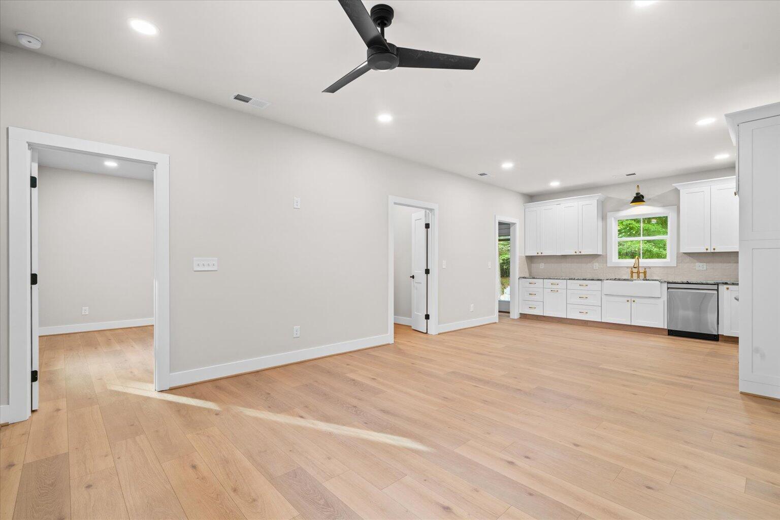 407 Dawnville Road Dalton, GA 30721 - Photo 10 of 51 15-15