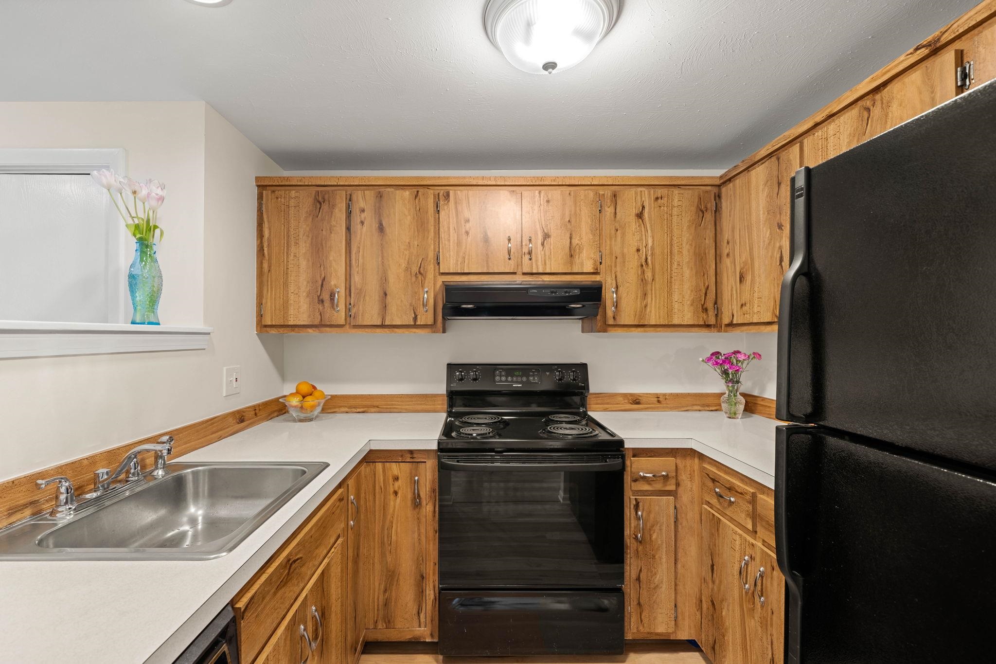 52 Spring Cove Road Nashua, NH 03062 - Photo 8 of 31