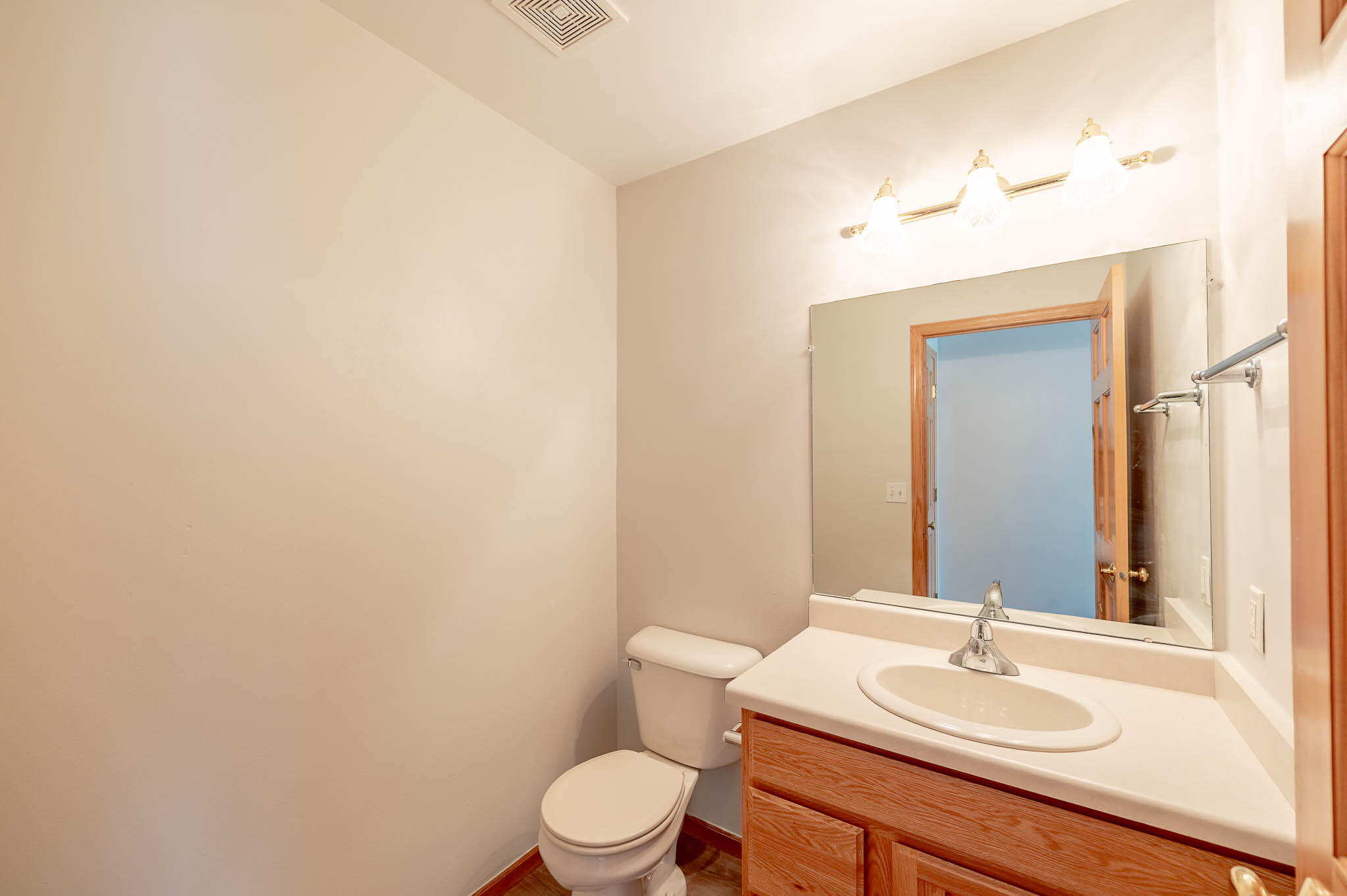 2255 Circle Ridge Road, Unit E Delafield, WI 53018 - Photo 7 of 19 Circle Ridge - 024