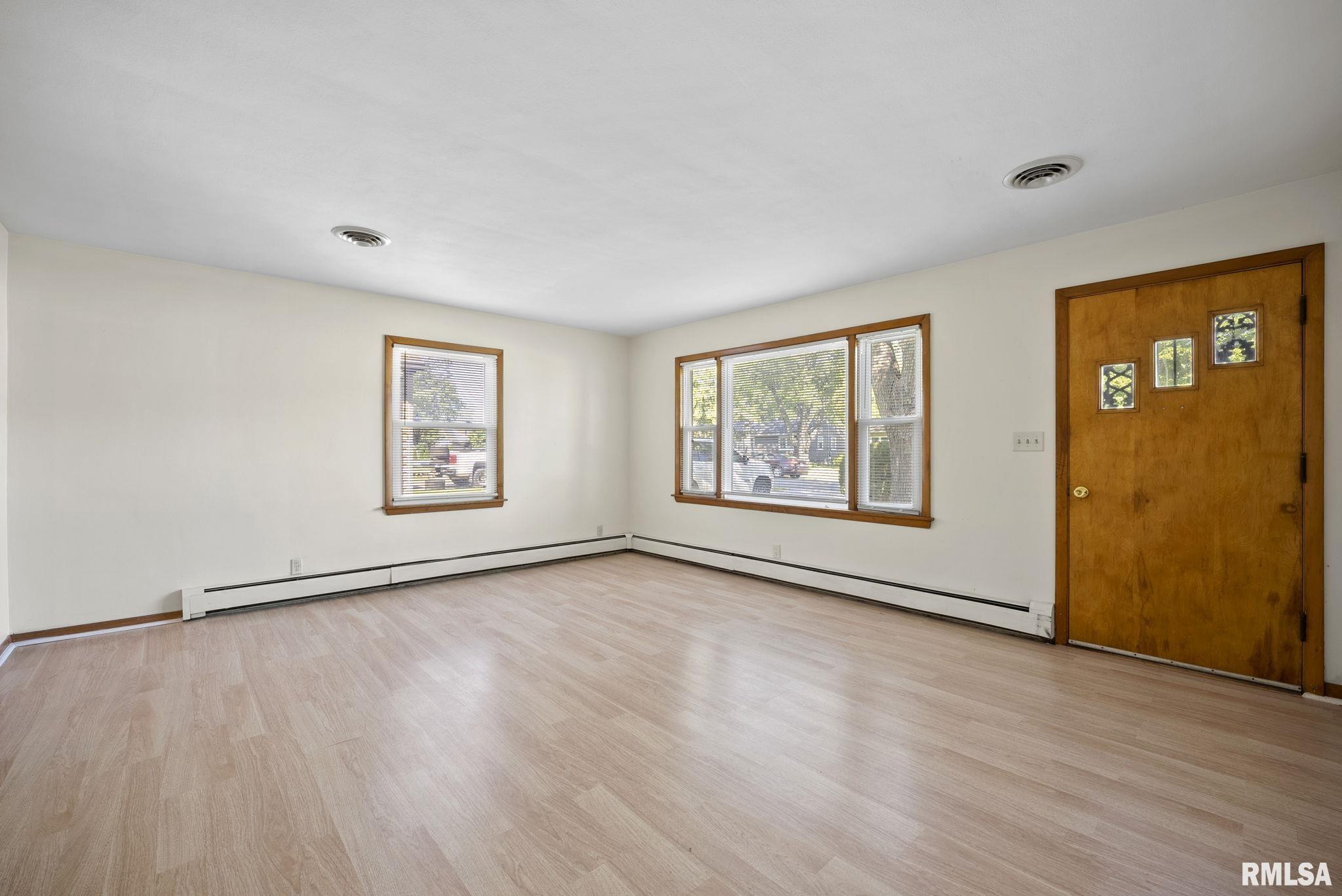 4724 27th Avenue Moline, IL 61265 - Photo 13 of 24