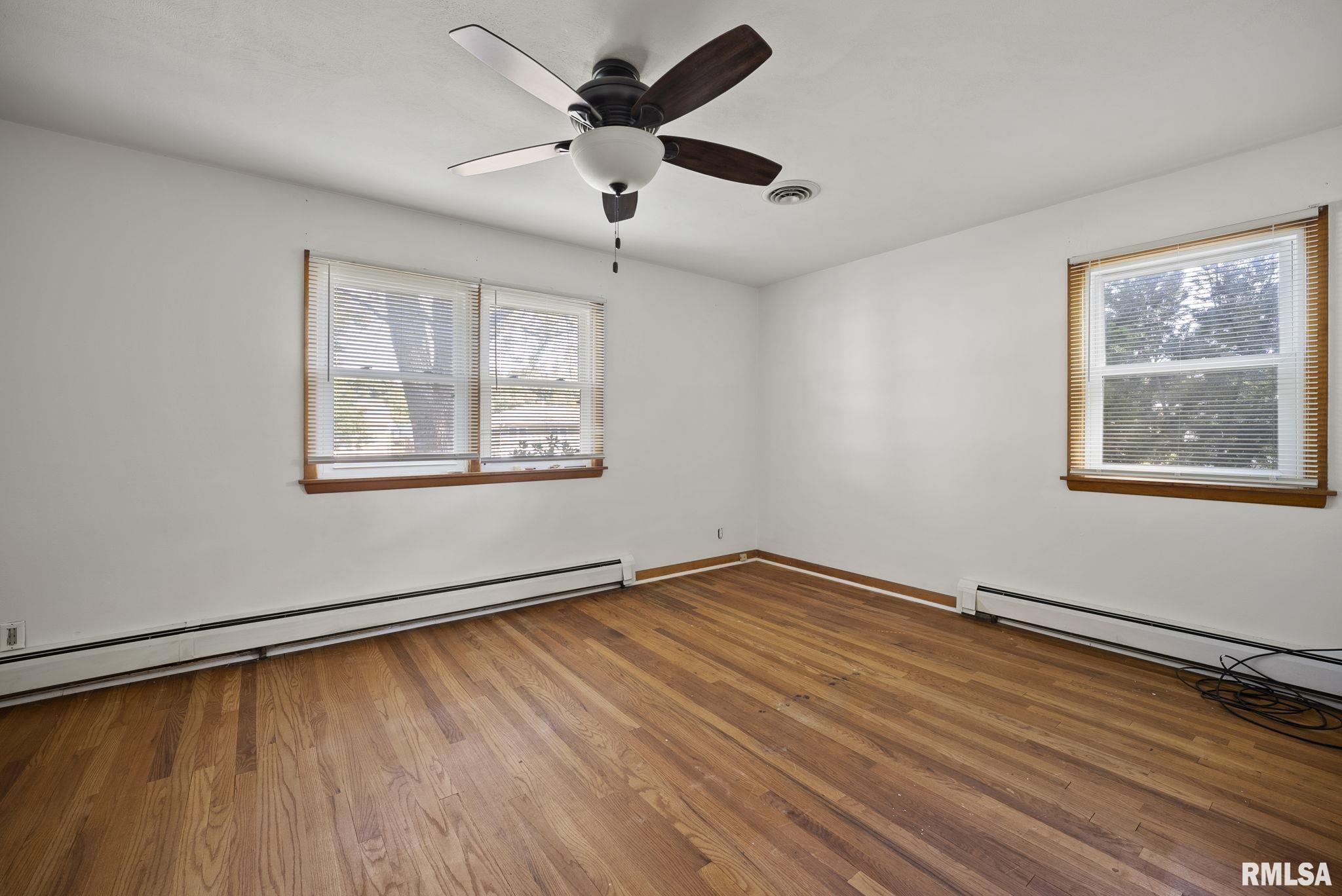 4724 27th Avenue Moline, IL 61265 - Photo 14 of 24