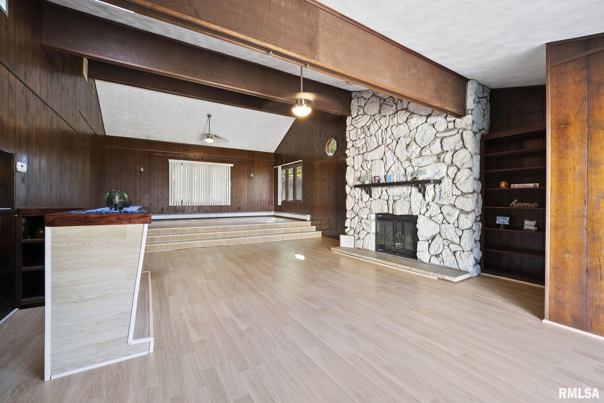 4724 27th Avenue Moline, IL 61265 - Photo 7 of 24