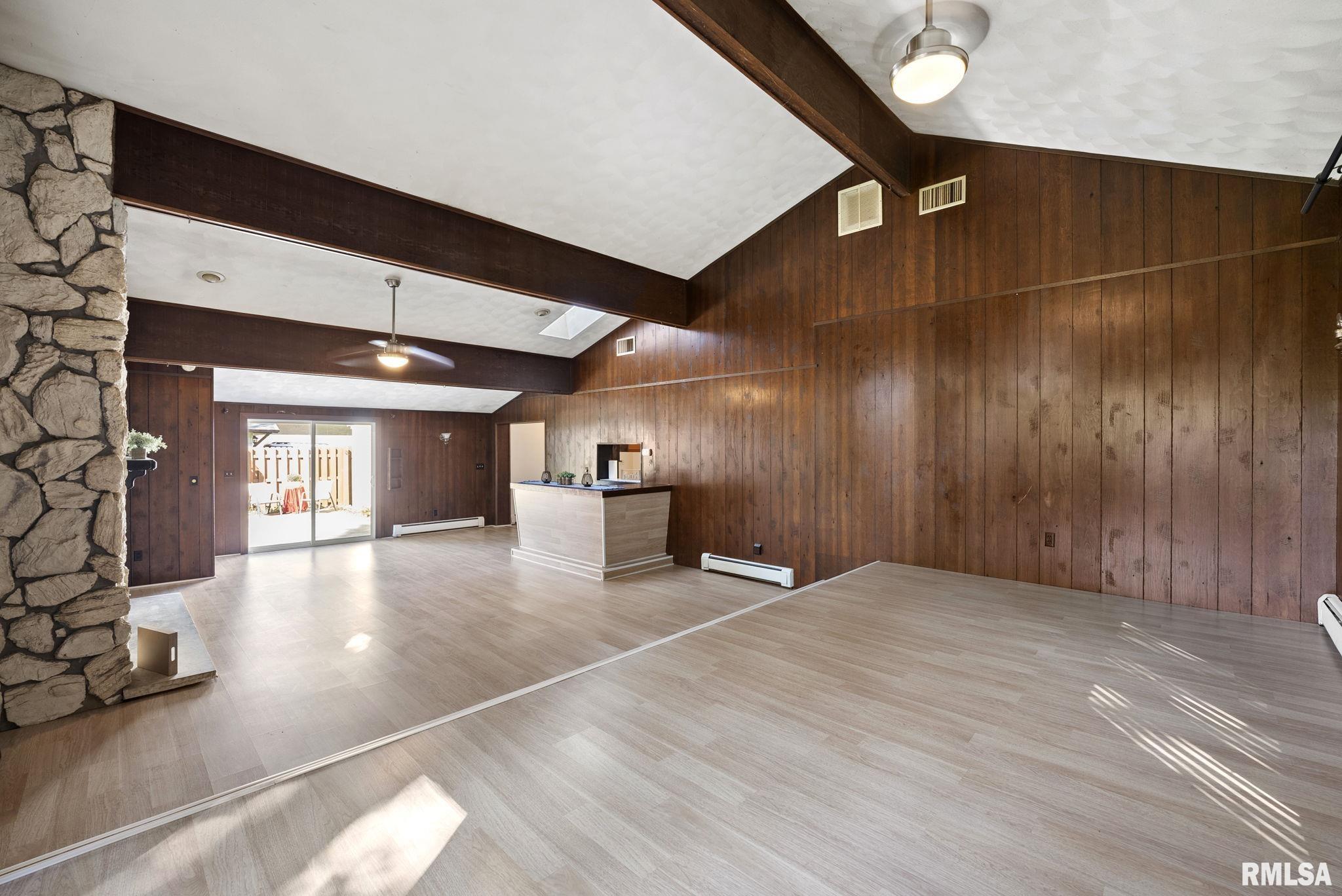 4724 27th Avenue Moline, IL 61265 - Photo 9 of 24