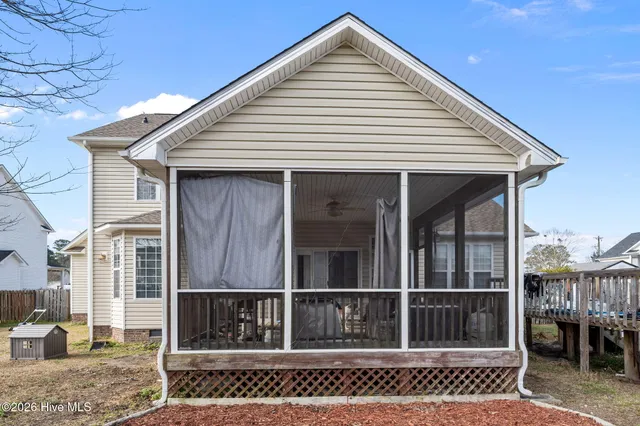 $330,000 | 103 Daniel Court, Richlands, NC 28574