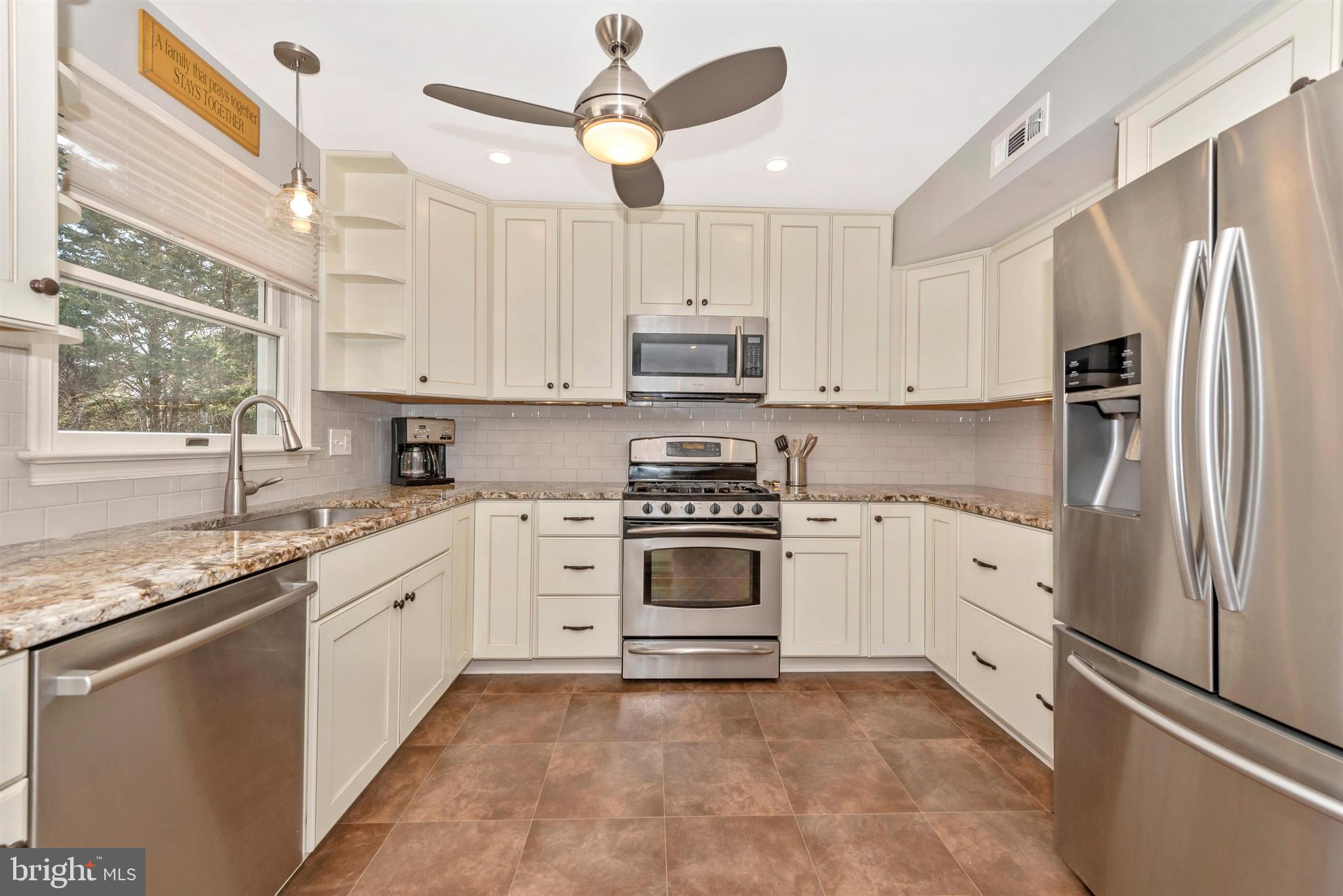 8117 Laurel Ridge Road Frederick, MD 21702 - Photo 23 of 61 Stainless steel appliances