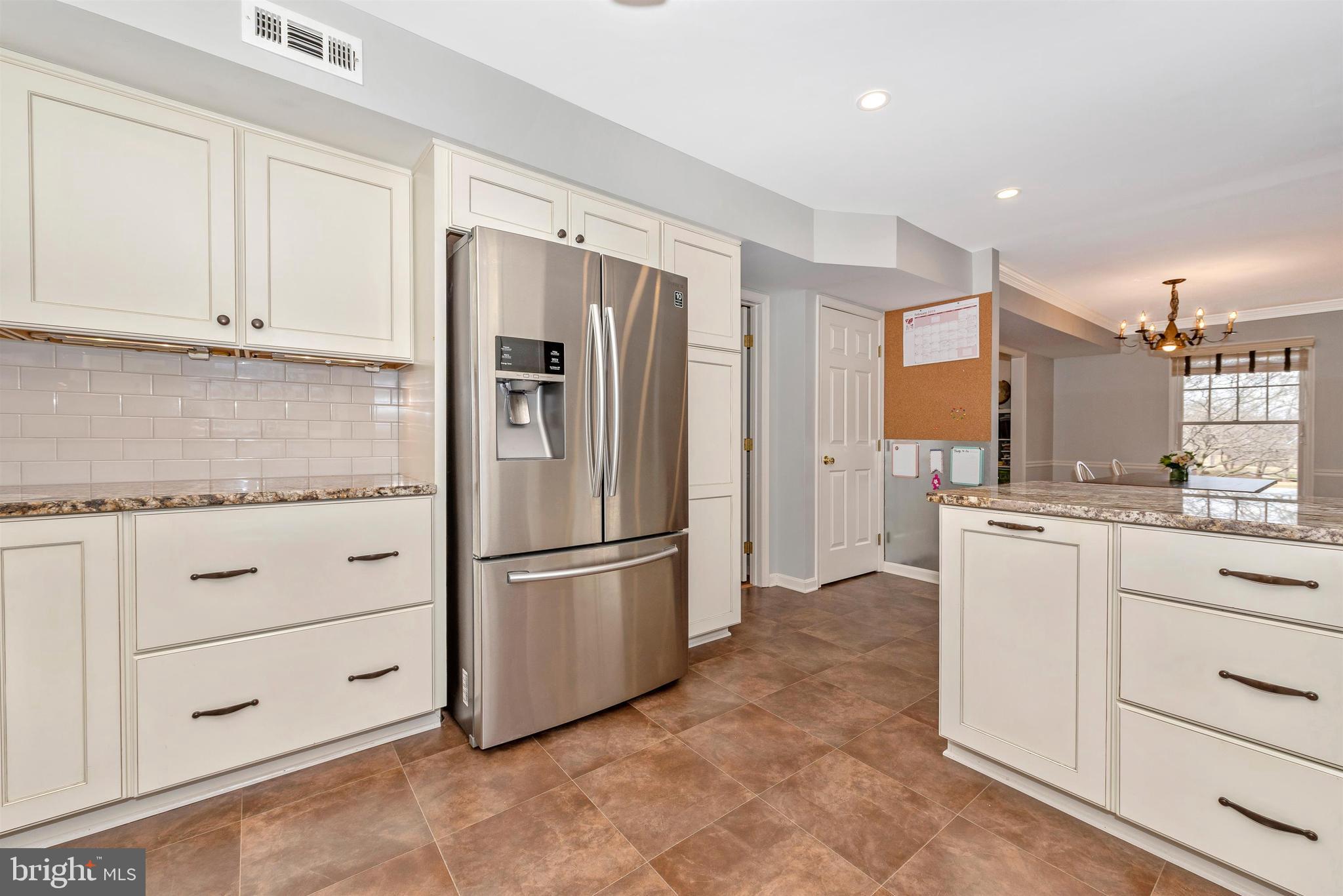 8117 Laurel Ridge Road Frederick, MD 21702 - Photo 25 of 61 Soft close cabinets