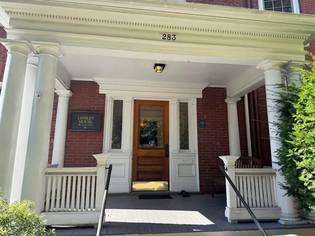 $2,400 | 283 South Union Street, Burlington, VT 05401